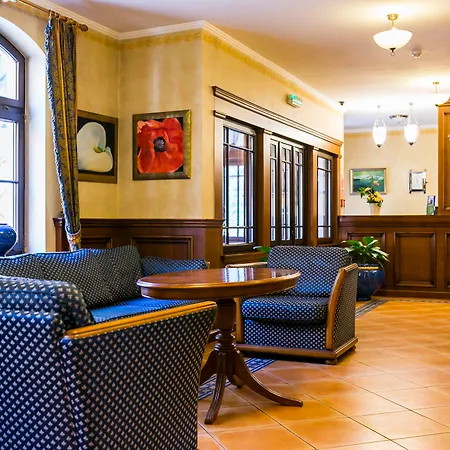 Opera Hotel 3*