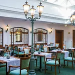 Opera Hotel