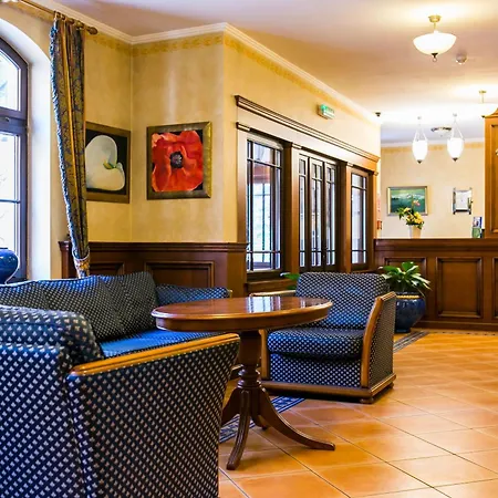 Opera Hotel 3*