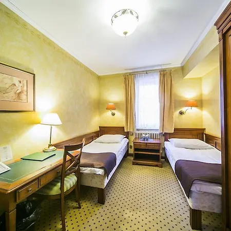 Opera Otel 3*